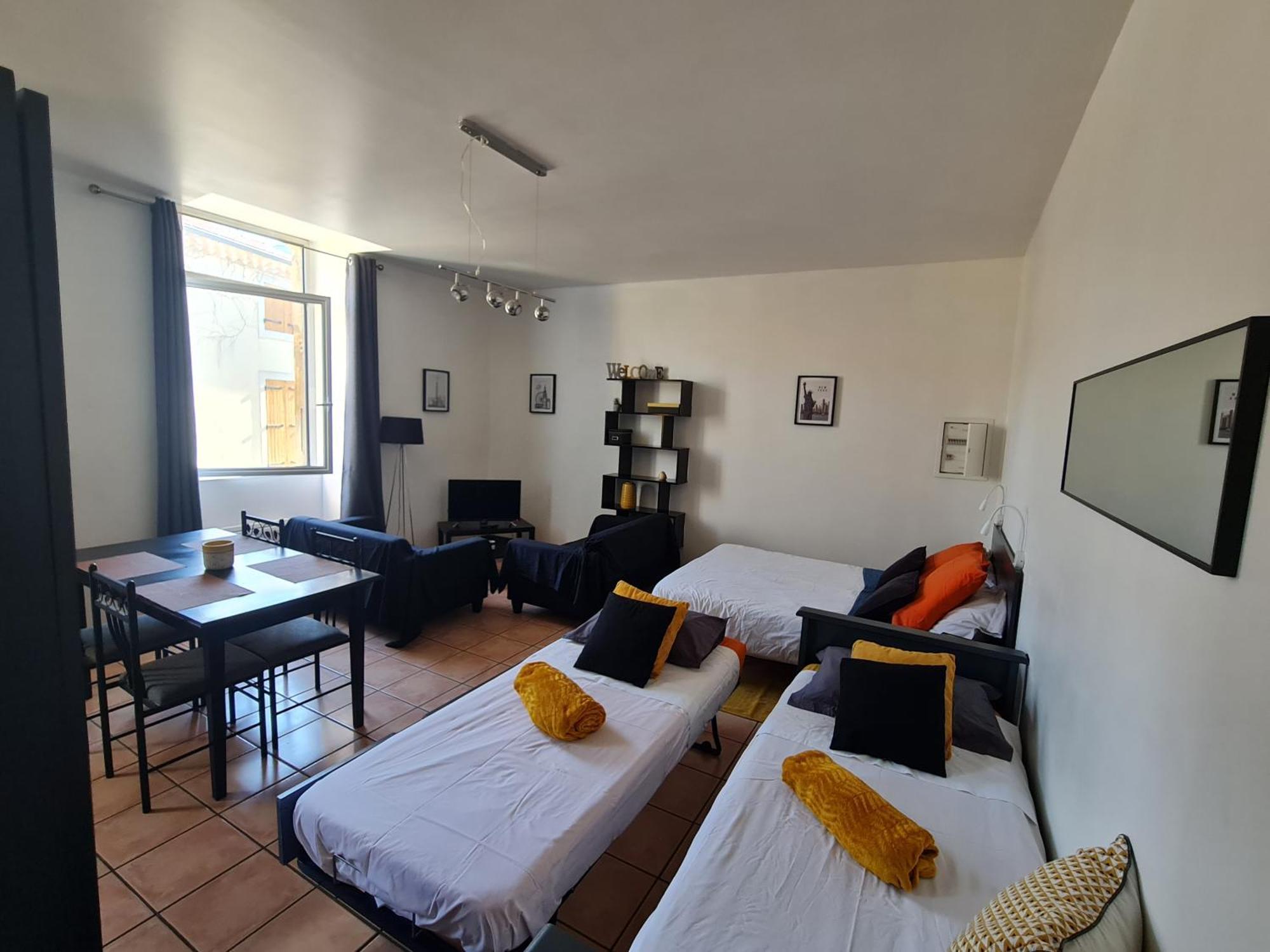 Le Prieure - Studios Jusqu'A 4 Personnes Villeneuve-lès-Béziers Екстериор снимка
