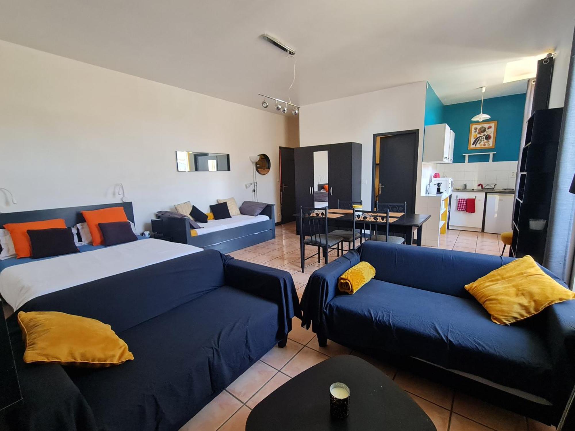Le Prieure - Studios Jusqu'A 4 Personnes Villeneuve-lès-Béziers Екстериор снимка